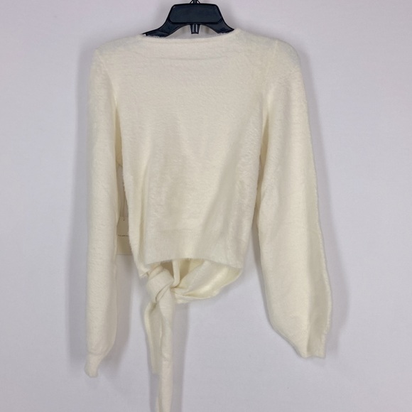 TULAROSA Daphne Sweater in Ivory Size M from REVOLVE - Picture 7 of 8
